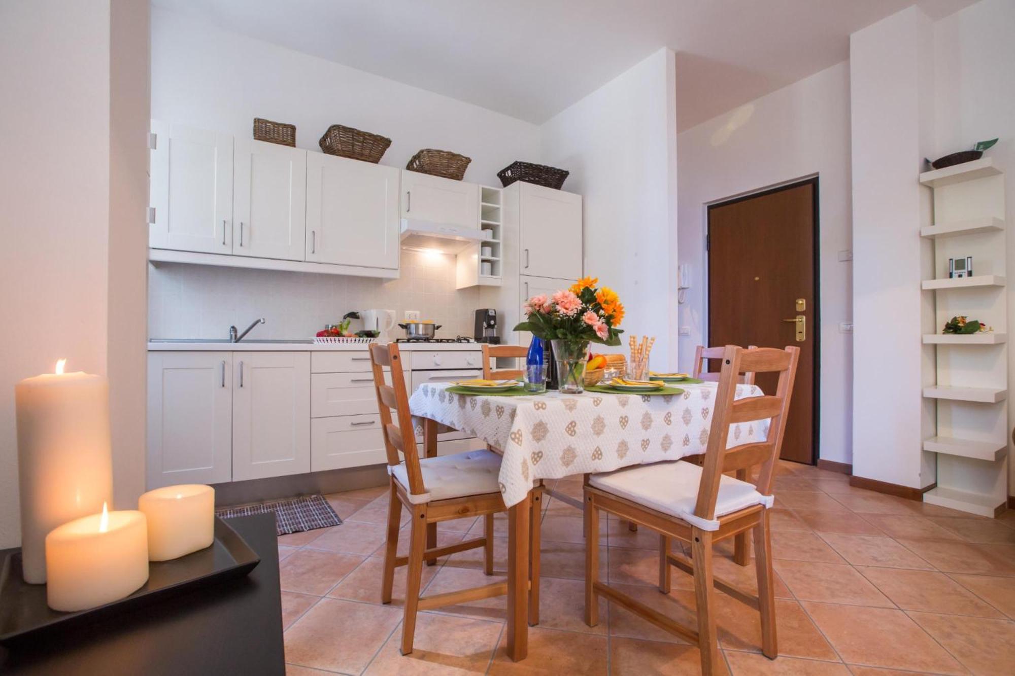 Casa Al Prato Apt. A Βαρένα Εξωτερικό φωτογραφία