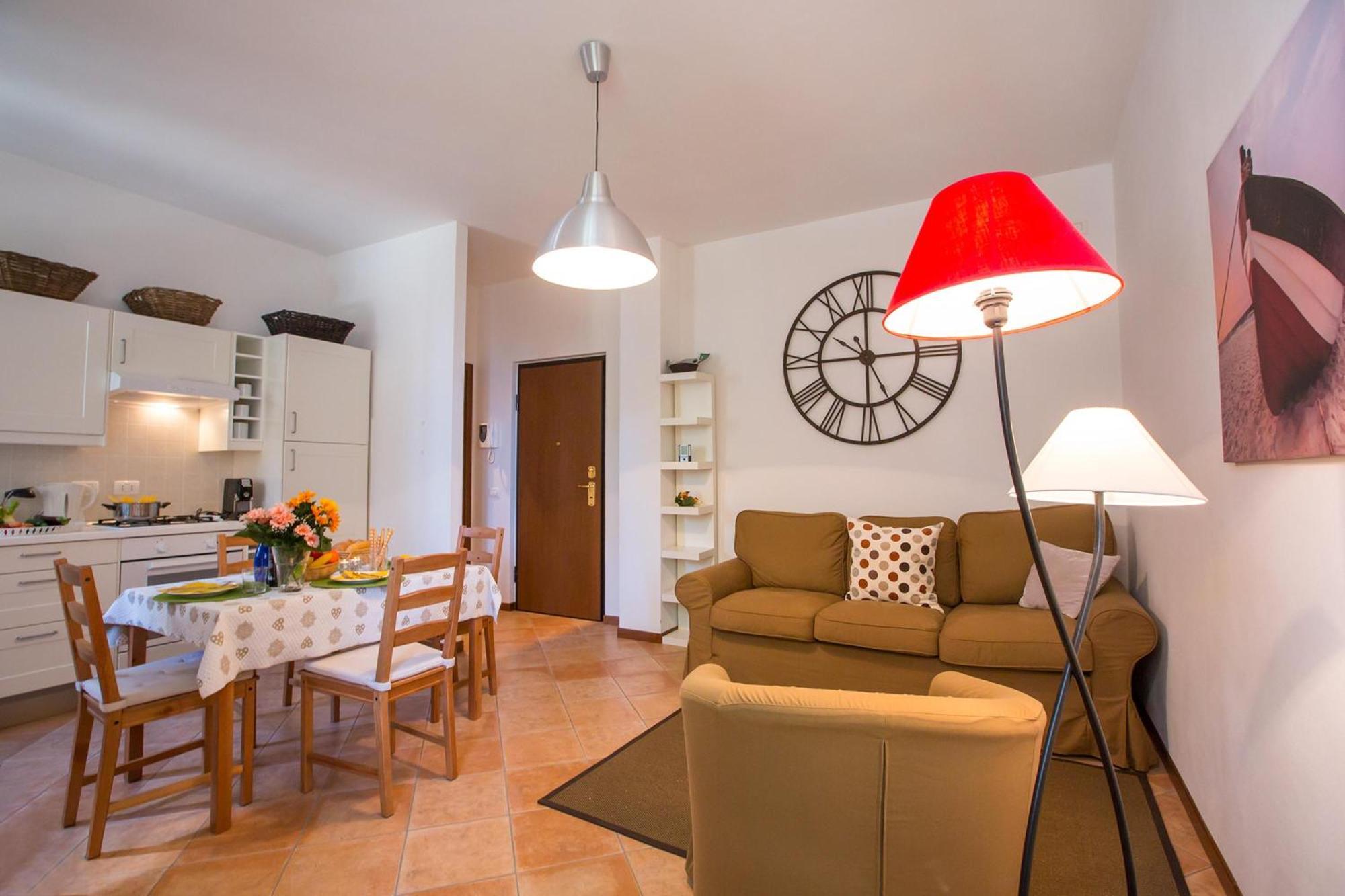 Casa Al Prato Apt. A Βαρένα Εξωτερικό φωτογραφία